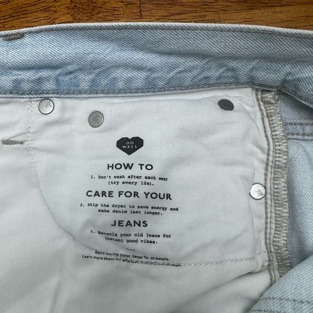 Madewell shorts, light wash size 28 - Picture 5 of 6